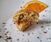 Muffins de laranja, sementes de papoila e chocolate