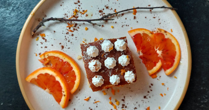 Bolo Húmido de Laranja com Cobertura de Chocolate
