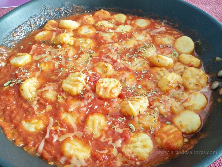 Gnocchi de batata ( 3 ingredientes)