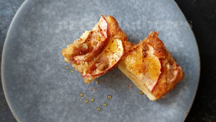 Bolo de Fubá com Maçã - Fofinho e Fácil